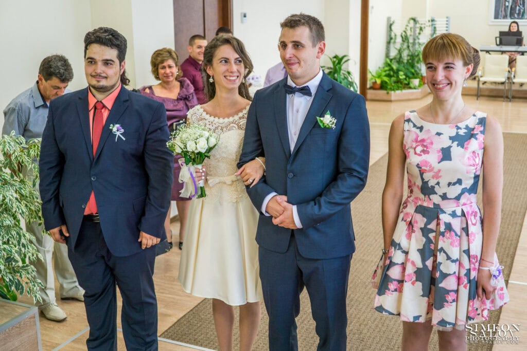 Сватбен фотограф в Обредна зала Средец – уют, светлина и семейна атмосфера