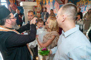 Професионален фотограф за кръщене София – Симеон Сълов в храм Св. Мина