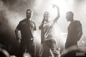 Сценична фотография от лайв концерт на DARA в България. Професионален поглед към събитието от Симеон Сълов.