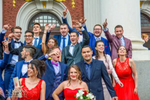 Фотограф за абитуриентски бал Симеон Сълов – артистични портрети и групови снимки на абитуриенти на открито.