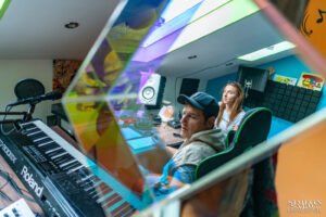 Интериор и работна атмосфера в Арт център Кърнолски – професионален репортаж от Симеон Сълов.